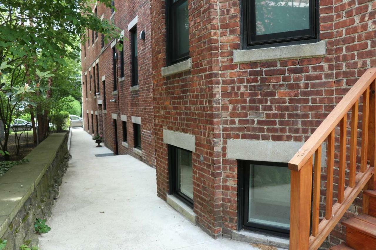 Stylish Studio In Brookline-5Min Train To Boston.. #2 Экстерьер фото